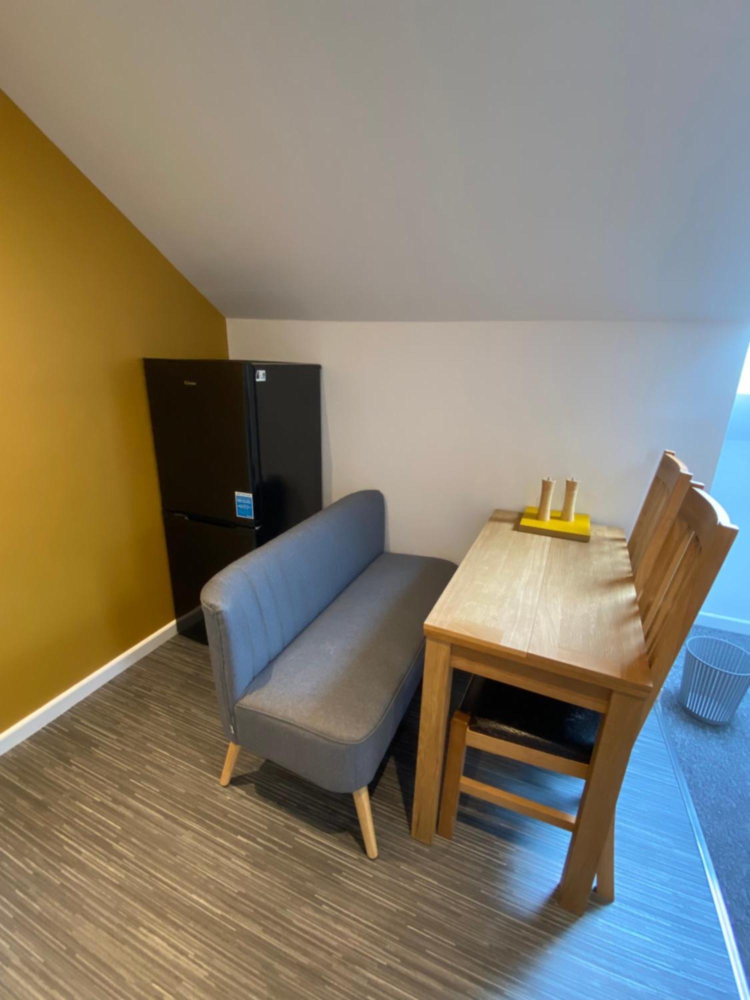 Modern Studio Apartment Set Beneath The Black Mountains A Stones Throw From The Offas Dyke Path Clodock Eksteriør billede
