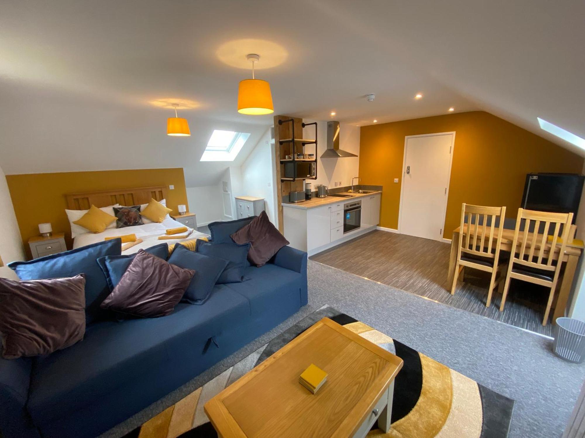 Modern Studio Apartment Set Beneath The Black Mountains A Stones Throw From The Offas Dyke Path Clodock Eksteriør billede