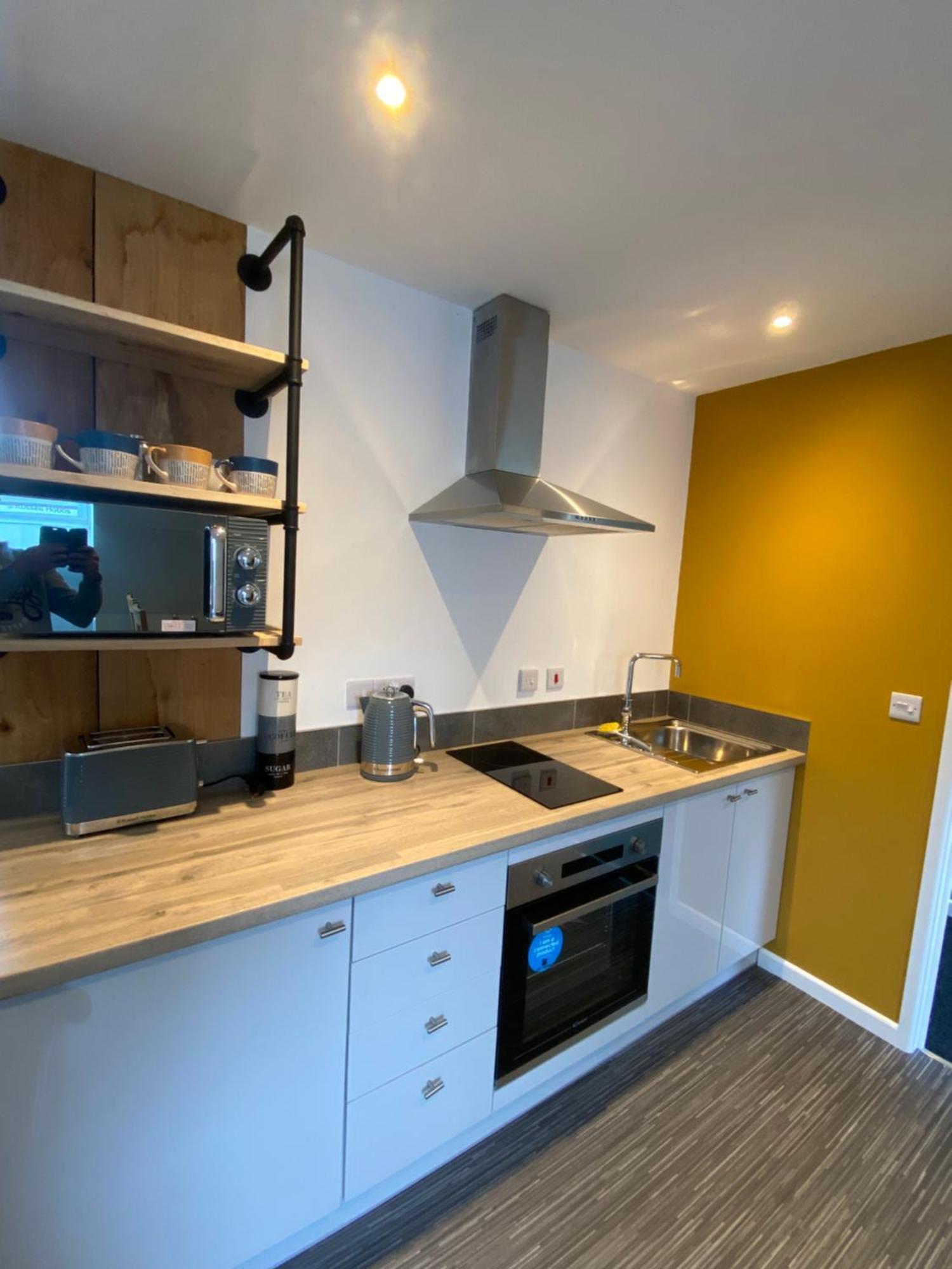 Modern Studio Apartment Set Beneath The Black Mountains A Stones Throw From The Offas Dyke Path Clodock Eksteriør billede
