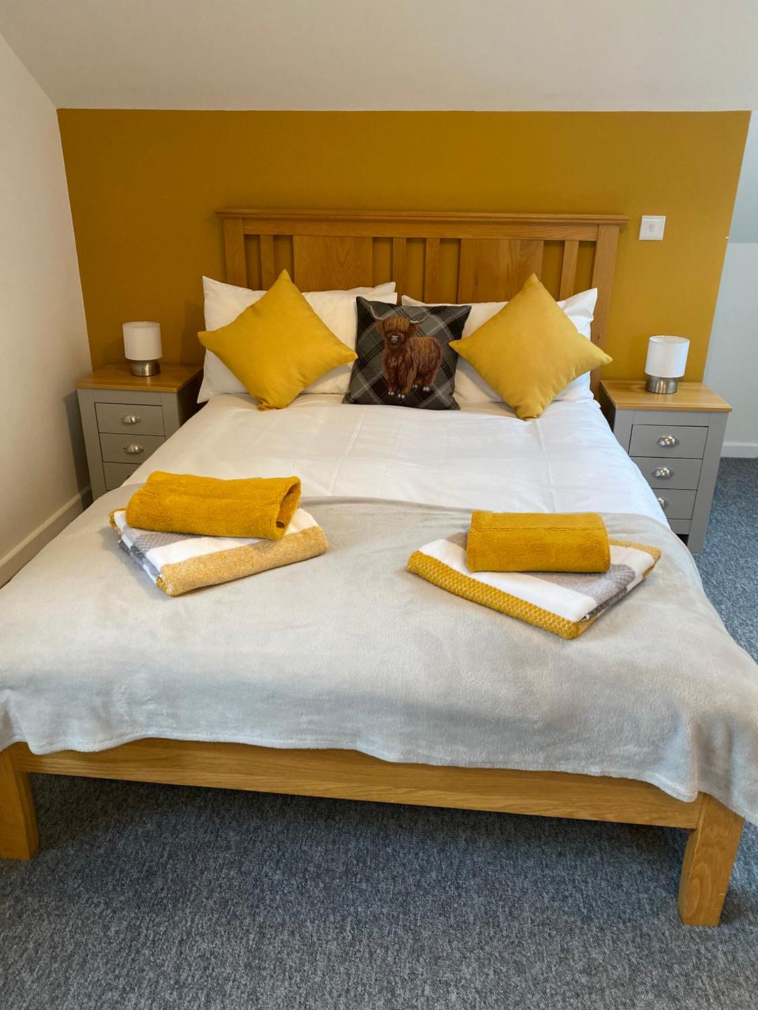 Modern Studio Apartment Set Beneath The Black Mountains A Stones Throw From The Offas Dyke Path Clodock Eksteriør billede